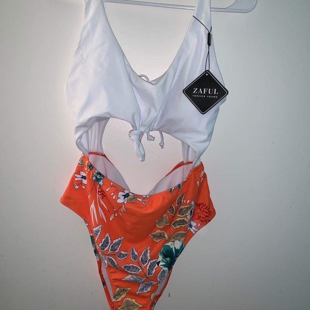 Zaful cut out one piece w/ padding